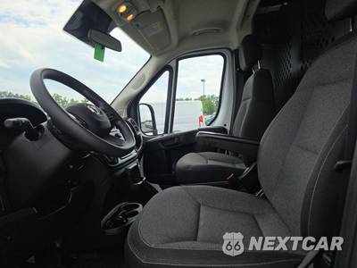 2025 Ram ProMaster 2500 Cargo Van Tradesman w/Passenger Seat Low Roof 136.0" WB - zdjęcie 7 z 24 - miniatura