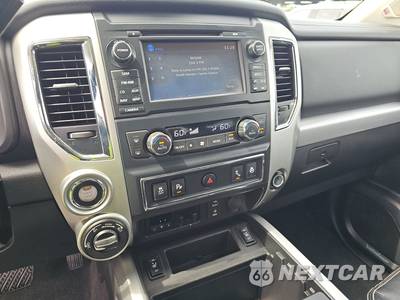 2017 Nissan TITAN XD PRO-4X Crew Cab Medium Bed - zdjęcie 11 z 35 - miniatura