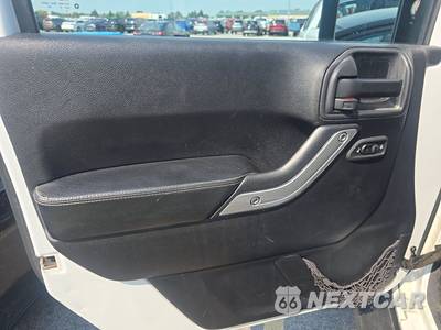 2016 Jeep Wrangler Unlimited Hard Rock Edition - zdjęcie 9 z 19 - miniatura