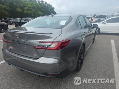 2025 Toyota Camry SE - zdjęcie 4 z 27 - miniatura