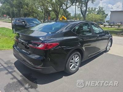 2026 Toyota Camry LE - zdjęcie 4 z 21 - miniatura