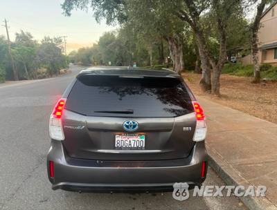 2016 Toyota Prius v Four - zdjęcie 3 z 13 - miniatura
