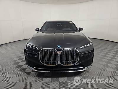 2025 BMW i7 xDrive60 - zdjęcie 2 z 40 - miniatura
