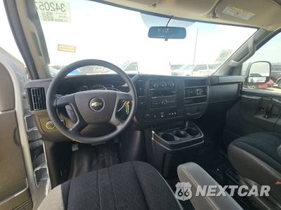 2025 Chevrolet Express 2500 Cargo Van 1WT 135.0" WB - zdjęcie 11 z 20 - miniatura