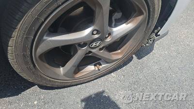 2020 Hyundai Veloster 2.0 - zdjęcie 27 z 37 - miniatura
