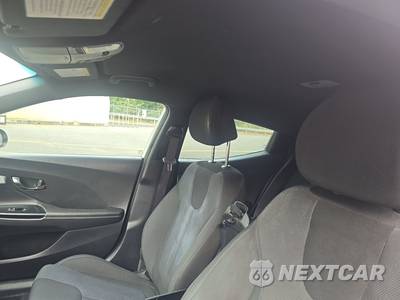 2020 Hyundai Veloster 2.0 - zdjęcie 18 z 37 - miniatura
