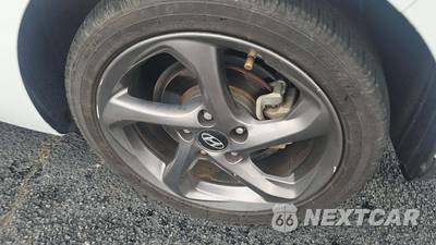 2020 Hyundai Veloster 2.0 - zdjęcie 35 z 37 - miniatura