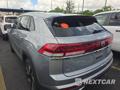 2025 Volkswagen Atlas Cross Sport 2.0T SE w/Technology - zdjęcie 6 z 27 - miniatura