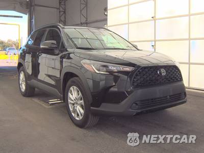 2025 Toyota Corolla Cross LE - zdjęcie 3 z 37 - miniatura
