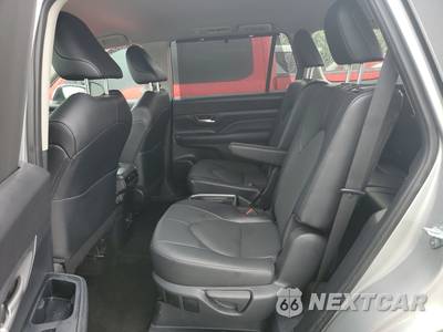 2025 Toyota Grand Highlander XLE - zdjęcie 13 z 27 - miniatura
