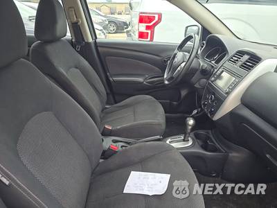 2016 Nissan Versa SL - zdjęcie 8 z 43 - miniatura