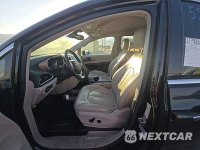 2017 Chrysler Pacifica Touring L Plus 121.6" WB - zdjęcie 7 z 37 - miniatura