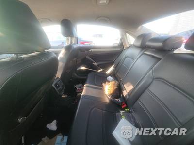 2020 Volkswagen Passat 2.0T SE - zdjęcie 8 z 16 - miniatura