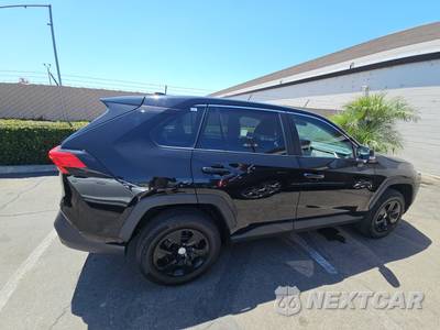 2024 Toyota RAV4 LE - zdjęcie 4 z 26 - miniatura