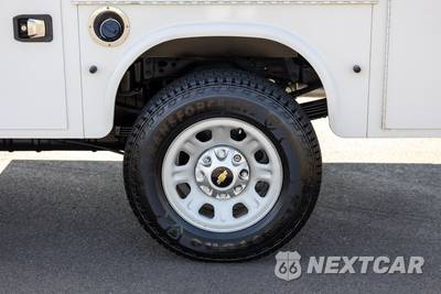 2017 Chevrolet Silverado 3500HD Cab Chassis WT Regular Cab 1WT DRW - zdjęcie 27 z 50 - miniatura
