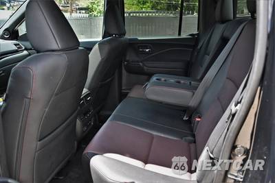 2025 Honda Ridgeline Black Edition Crew Cab Medium Bed - zdjęcie 18 z 20 - miniatura