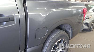 2023 Nissan TITAN SV Crew Cab Short Bed - zdjęcie 18 z 32 - miniatura