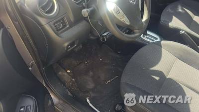 2015 Nissan Versa SV - zdjęcie 18 z 26 - miniatura
