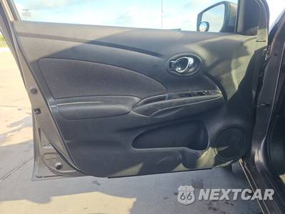 2015 Nissan Versa SV - zdjęcie 9 z 26 - miniatura