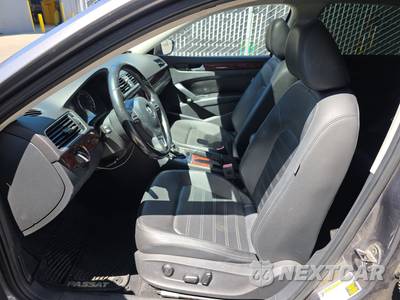 2012 Volkswagen Passat 2.5L SEL - zdjęcie 7 z 37 - miniatura