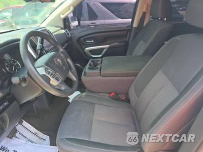 2021 Nissan TITAN SV Crew Cab Short Bed - zdjęcie 7 z 24 - miniatura
