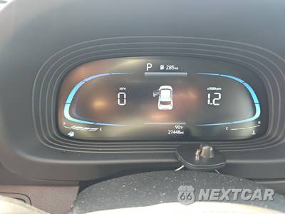 2025 Hyundai Venue SEL - zdjęcie 12 z 27 - miniatura