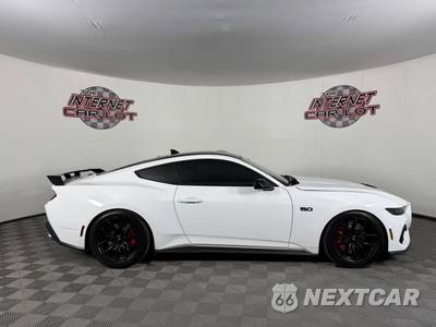 2024 Ford Mustang GT Coupe - zdjęcie 8 z 39 - miniatura