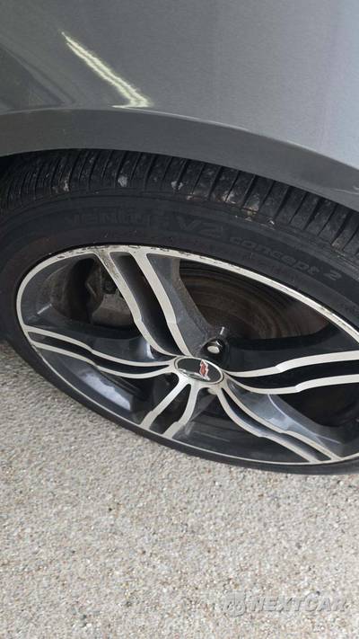 2016 Chevrolet Corvette Stingray Coupe 1LT - zdjęcie 24 z 37 - miniatura