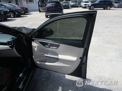 2023 Mercedes-Benz C 300 4MATIC Sedan - zdjęcie 13 z 22 - miniatura