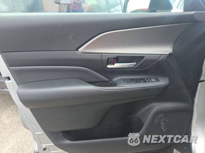 2025 Toyota Grand Highlander XLE - zdjęcie 9 z 29 - miniatura