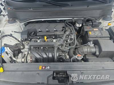 2025 Hyundai Venue SEL - zdjęcie 15 z 22 - miniatura