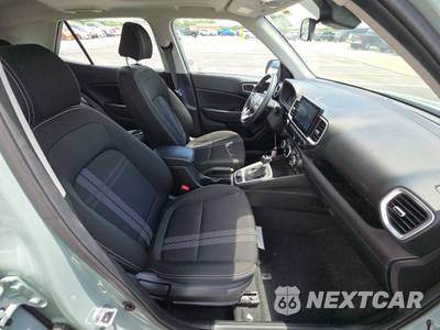 2025 Hyundai Venue SEL - zdjęcie 8 z 23 - miniatura