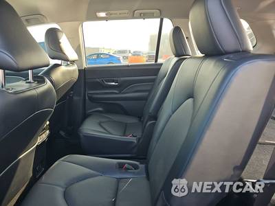 2025 Toyota Grand Highlander XLE - zdjęcie 13 z 29 - miniatura