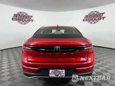 2023 Toyota Crown XLE - zdjęcie 6 z 48 - miniatura