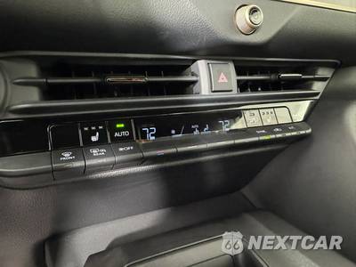 2023 Toyota Crown XLE - zdjęcie 21 z 48 - miniatura