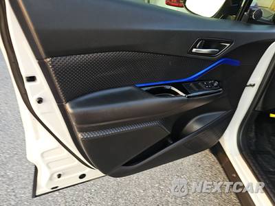 2020 Toyota C-HR XLE - zdjęcie 9 z 30 - miniatura