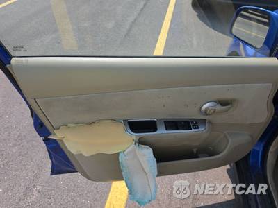 2009 Nissan Versa 1.8 S Hatchback - zdjęcie 9 z 34 - miniatura