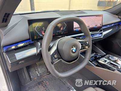 2024 BMW 5 Series Sedan 540i xDrive - zdjęcie 12 z 48 - miniatura