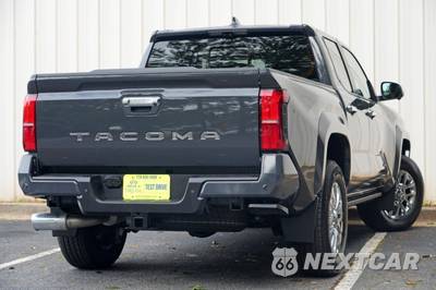 2025 Toyota Tacoma Limited Crew Cab Medium Bed - zdjęcie 3 z 48 - miniatura