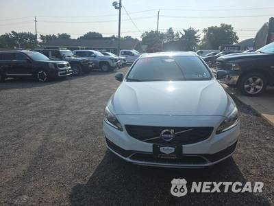 2017 Volvo V60 Cross Country T5 - zdjęcie 2 z 24 - miniatura