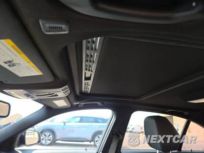 2018 BMW 3 Series 330i xDrive - zdjęcie 18 z 39 - miniatura