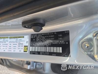2025 Toyota Corolla Cross Hybrid S - zdjęcie 14 z 21 - miniatura