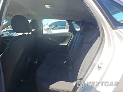 2018 Hyundai Elantra GT Hatchback - zdjęcie 13 z 45 - miniatura
