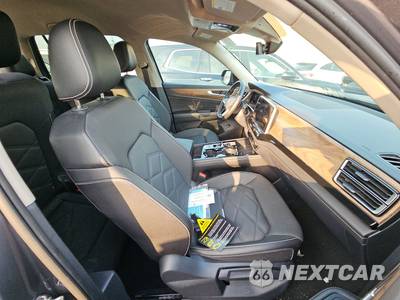 2025 Volkswagen Atlas 2.0T SE w/Technology - zdjęcie 8 z 44 - miniatura