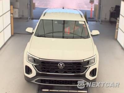 2025 Volkswagen Atlas Cross Sport 2.0T SE w/Technology - zdjęcie 2 z 39 - miniatura