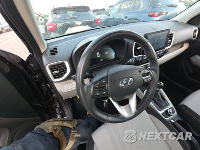 2025 Hyundai Venue SEL - zdjęcie 10 z 28 - miniatura