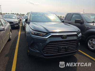 2025 Toyota Grand Highlander XLE - zdjęcie 2 z 36 - miniatura