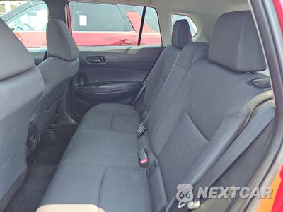 2024 Toyota Corolla Cross LE - zdjęcie 13 z 35 - miniatura