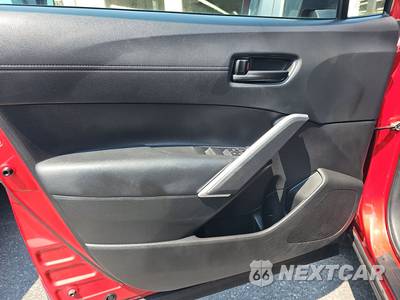2024 Toyota Corolla Cross LE - zdjęcie 9 z 35 - miniatura