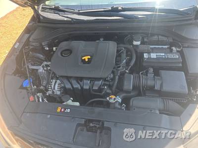 2020 Hyundai Elantra SE Sedan - zdjęcie 16 z 27 - miniatura